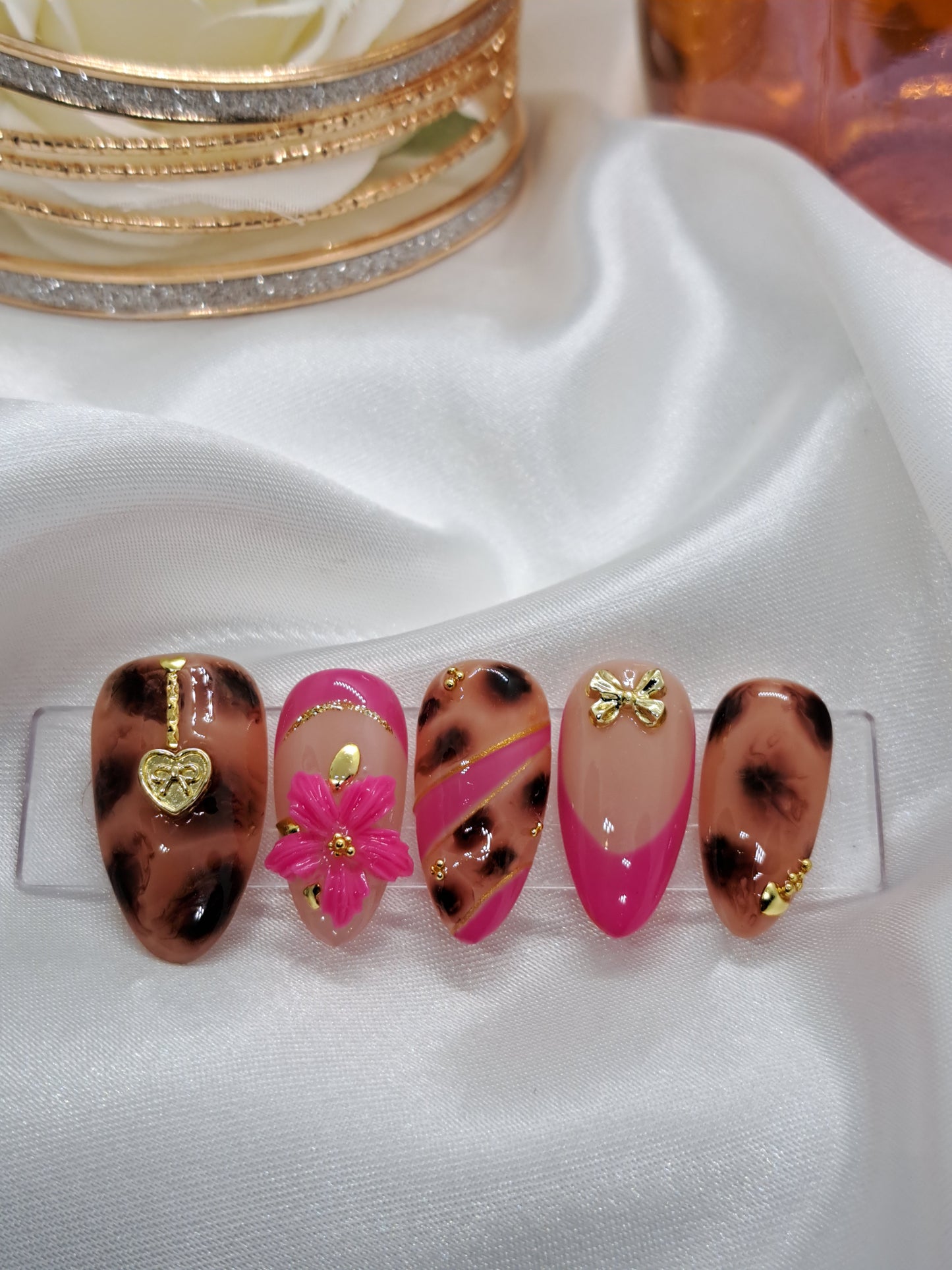 The Rosa Shell Bloodline